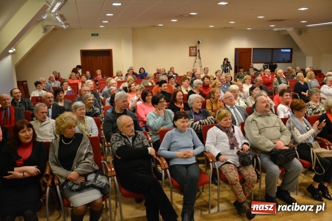 Zdjęcie w galerii na portalu naszraciborz.pl: Podwieczorek z piosenką, poezją i humorem - widowisko na zamku wiadomości z regionu