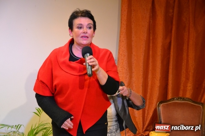 Zdjęcie w galerii na portalu naszraciborz.pl: Podwieczorek z piosenką, poezją i humorem - widowisko na zamku wiadomości z regionu