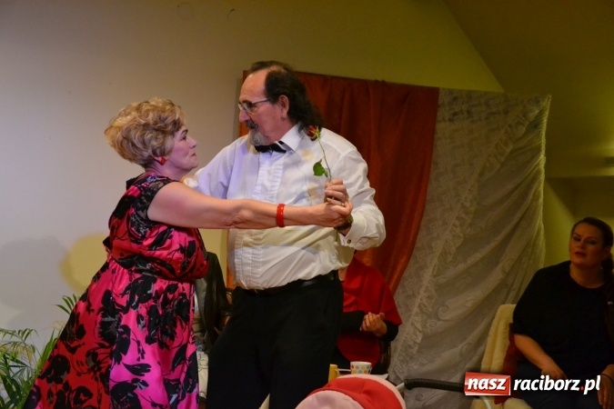 Zdjęcie w galerii na portalu naszraciborz.pl: Podwieczorek z piosenką, poezją i humorem - widowisko na zamku wiadomości z regionu