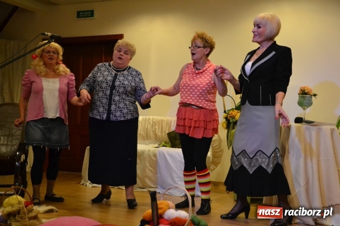 Zdjęcie w galerii na portalu naszraciborz.pl: Podwieczorek z piosenką, poezją i humorem - widowisko na zamku wiadomości z regionu