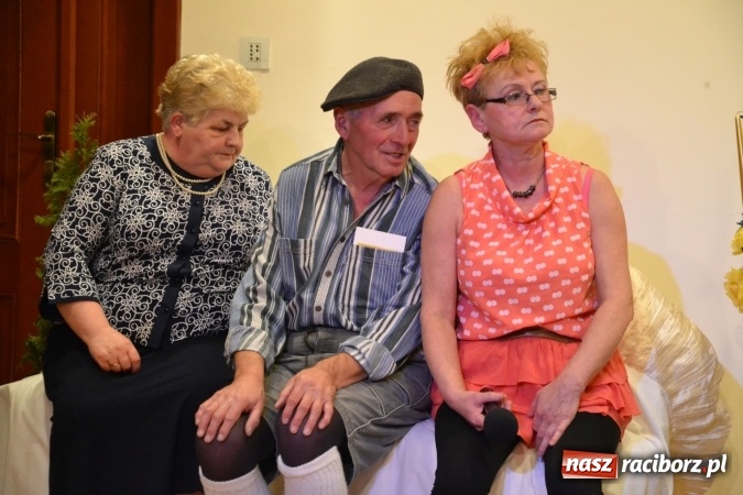 Zdjęcie w galerii na portalu naszraciborz.pl: Podwieczorek z piosenką, poezją i humorem - widowisko na zamku wiadomości z regionu