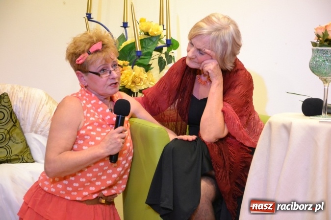 Zdjęcie w galerii na portalu naszraciborz.pl: Podwieczorek z piosenką, poezją i humorem - widowisko na zamku wiadomości z regionu