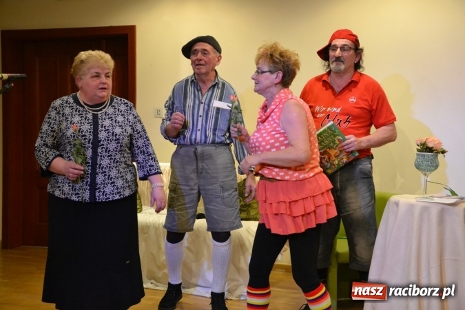 Zdjęcie w galerii na portalu naszraciborz.pl: Podwieczorek z piosenką, poezją i humorem - widowisko na zamku wiadomości z regionu
