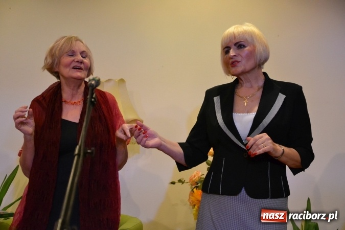 Zdjęcie w galerii na portalu naszraciborz.pl: Podwieczorek z piosenką, poezją i humorem - widowisko na zamku wiadomości z regionu