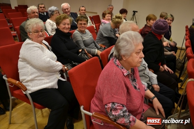 Zdjęcie w galerii na portalu naszraciborz.pl: Podwieczorek z piosenką, poezją i humorem - widowisko na zamku wiadomości z regionu
