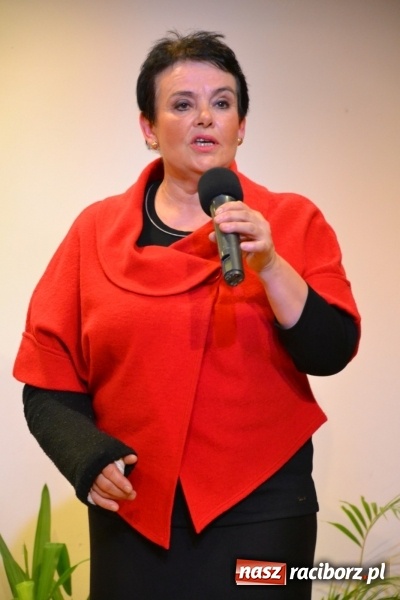 Zdjęcie w galerii na portalu naszraciborz.pl: Podwieczorek z piosenką, poezją i humorem - widowisko na zamku wiadomości z regionu