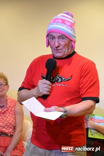 Zdjęcie w galerii na portalu naszraciborz.pl: Podwieczorek z piosenką, poezją i humorem - widowisko na zamku wiadomości z regionu