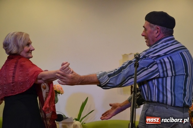Zdjęcie w galerii na portalu naszraciborz.pl: Podwieczorek z piosenką, poezją i humorem - widowisko na zamku wiadomości z regionu