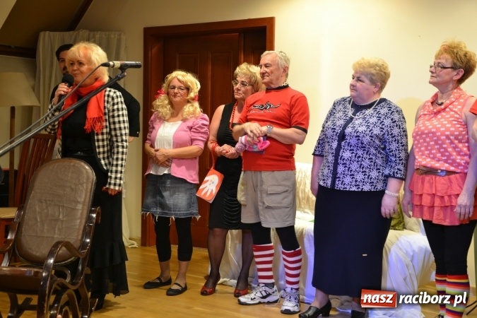 Zdjęcie w galerii na portalu naszraciborz.pl: Podwieczorek z piosenką, poezją i humorem - widowisko na zamku wiadomości z regionu