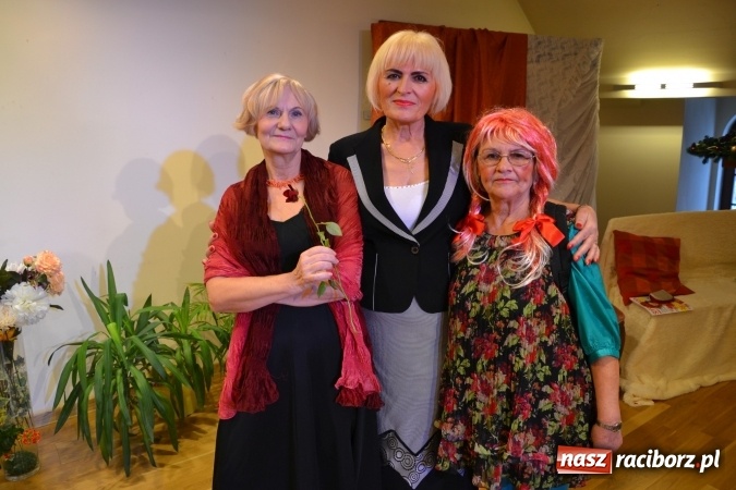 Zdjęcie w galerii na portalu naszraciborz.pl: Podwieczorek z piosenką, poezją i humorem - widowisko na zamku wiadomości z regionu