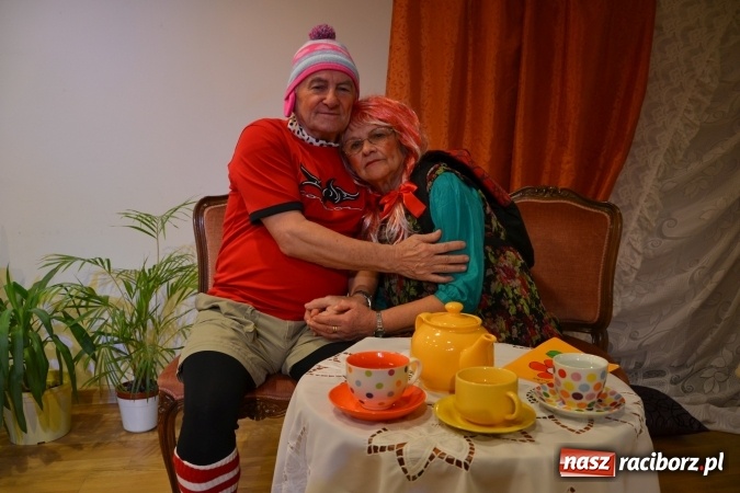 Zdjęcie w galerii na portalu naszraciborz.pl: Podwieczorek z piosenką, poezją i humorem - widowisko na zamku wiadomości z regionu