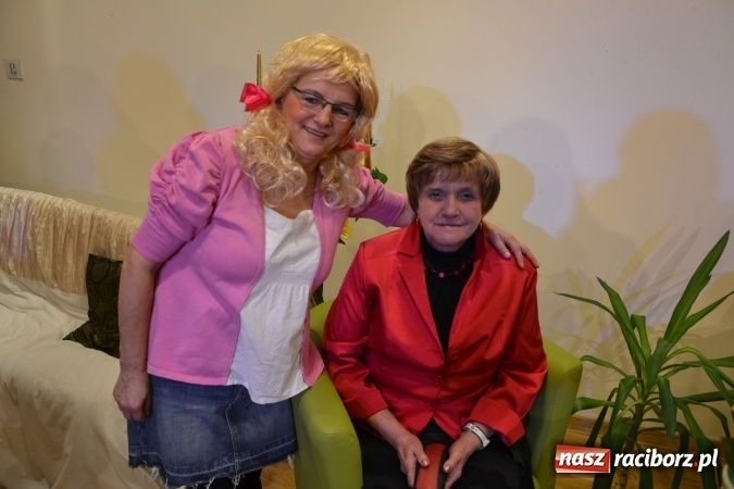 Zdjęcie w galerii na portalu naszraciborz.pl: Podwieczorek z piosenką, poezją i humorem - widowisko na zamku wiadomości z regionu