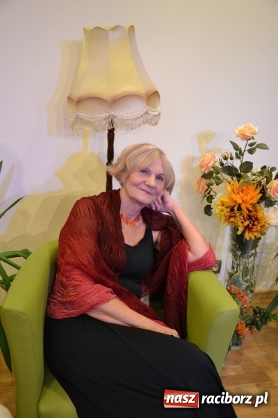 Zdjęcie w galerii na portalu naszraciborz.pl: Podwieczorek z piosenką, poezją i humorem - widowisko na zamku wiadomości z regionu