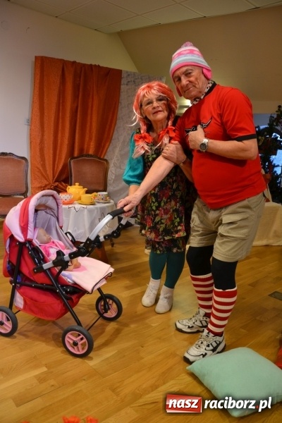 Zdjęcie w galerii na portalu naszraciborz.pl: Podwieczorek z piosenką, poezją i humorem - widowisko na zamku wiadomości z regionu