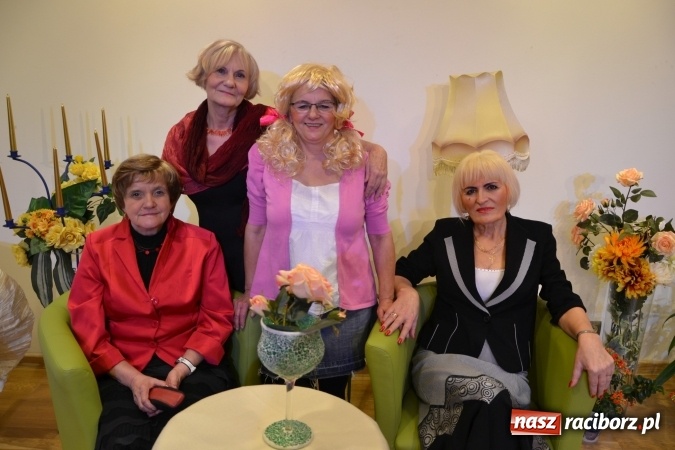 Zdjęcie w galerii na portalu naszraciborz.pl: Podwieczorek z piosenką, poezją i humorem - widowisko na zamku wiadomości z regionu