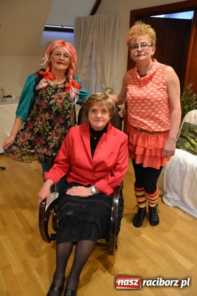 Zdjęcie w galerii na portalu naszraciborz.pl: Podwieczorek z piosenką, poezją i humorem - widowisko na zamku wiadomości z regionu