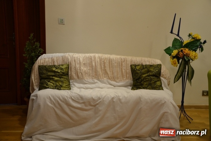 Zdjęcie w galerii na portalu naszraciborz.pl: Podwieczorek z piosenką, poezją i humorem - widowisko na zamku wiadomości z regionu