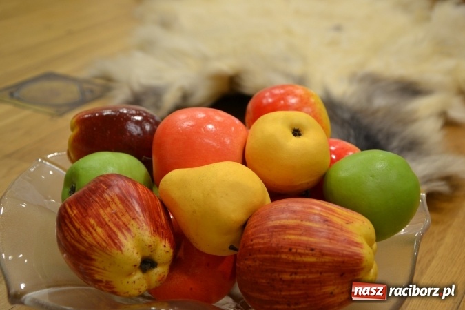 Zdjęcie w galerii na portalu naszraciborz.pl: Podwieczorek z piosenką, poezją i humorem - widowisko na zamku wiadomości z regionu