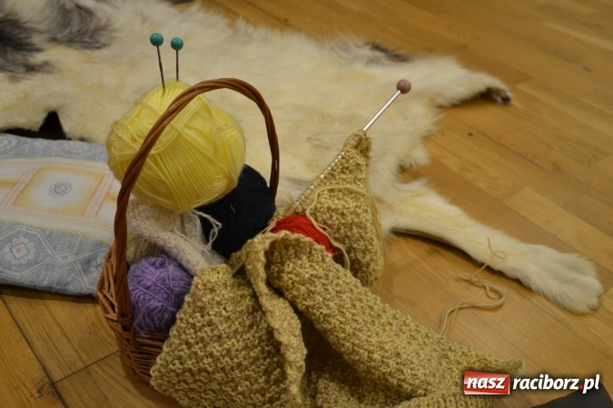 Zdjęcie w galerii na portalu naszraciborz.pl: Podwieczorek z piosenką, poezją i humorem - widowisko na zamku wiadomości z regionu