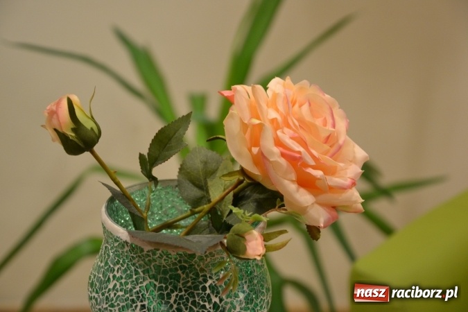 Zdjęcie w galerii na portalu naszraciborz.pl: Podwieczorek z piosenką, poezją i humorem - widowisko na zamku wiadomości z regionu