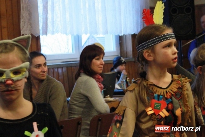 Zdjęcie w galerii na portalu naszraciborz.pl: ZSP Wojnowice szaleje na balu przebierańc&oacute;w wiadomości z regionu