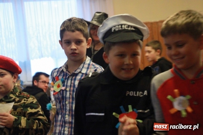 Zdjęcie w galerii na portalu naszraciborz.pl: ZSP Wojnowice szaleje na balu przebierańc&oacute;w wiadomości z regionu