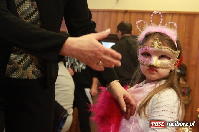 Zdjęcie w galerii na portalu naszraciborz.pl: ZSP Wojnowice szaleje na balu przebierańc&oacute;w wiadomości z regionu