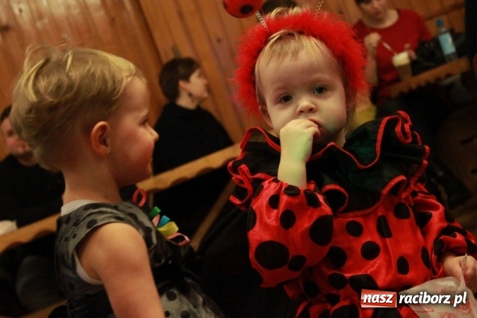 Zdjęcie w galerii na portalu naszraciborz.pl: ZSP Wojnowice szaleje na balu przebierańc&oacute;w wiadomości z regionu