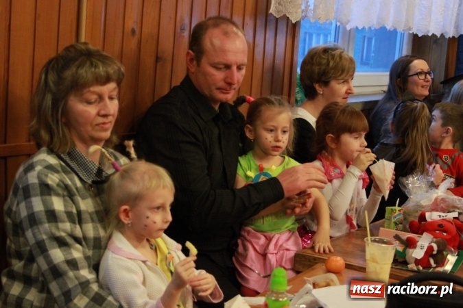 Zdjęcie w galerii na portalu naszraciborz.pl: ZSP Wojnowice szaleje na balu przebierańc&oacute;w wiadomości z regionu