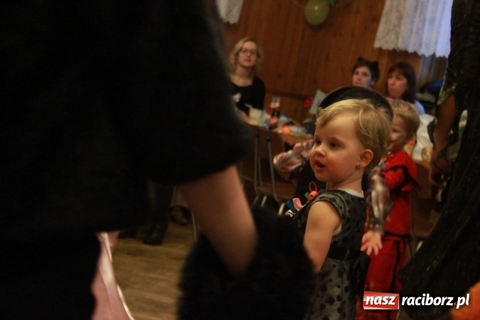 Zdjęcie w galerii na portalu naszraciborz.pl: ZSP Wojnowice szaleje na balu przebierańc&oacute;w wiadomości z regionu