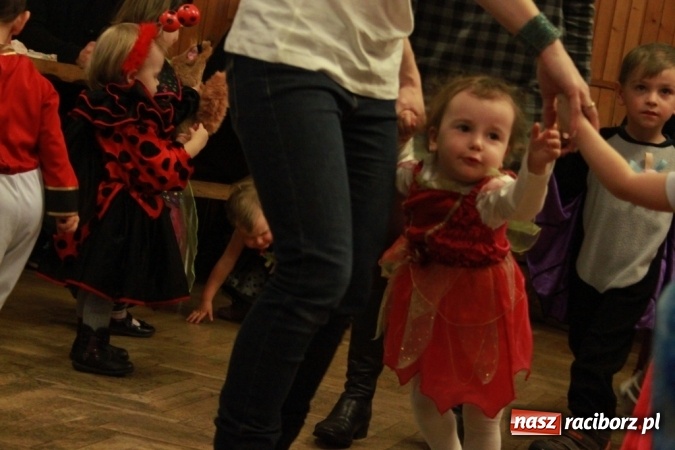 Zdjęcie w galerii na portalu naszraciborz.pl: ZSP Wojnowice szaleje na balu przebierańc&oacute;w wiadomości z regionu