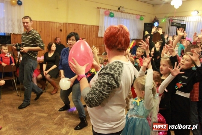 Zdjęcie w galerii na portalu naszraciborz.pl: ZSP Wojnowice szaleje na balu przebierańc&oacute;w wiadomości z regionu