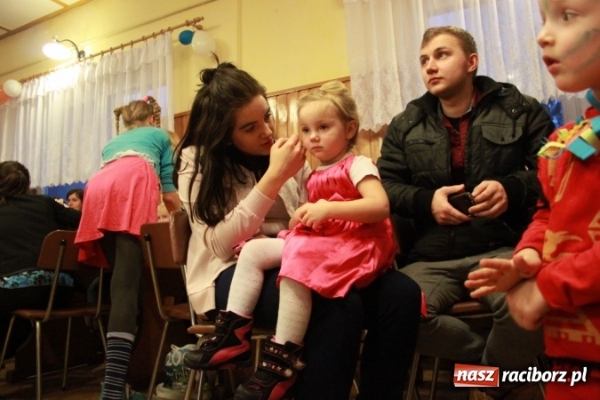 Zdjęcie w galerii na portalu naszraciborz.pl: ZSP Wojnowice szaleje na balu przebierańc&oacute;w wiadomości z regionu