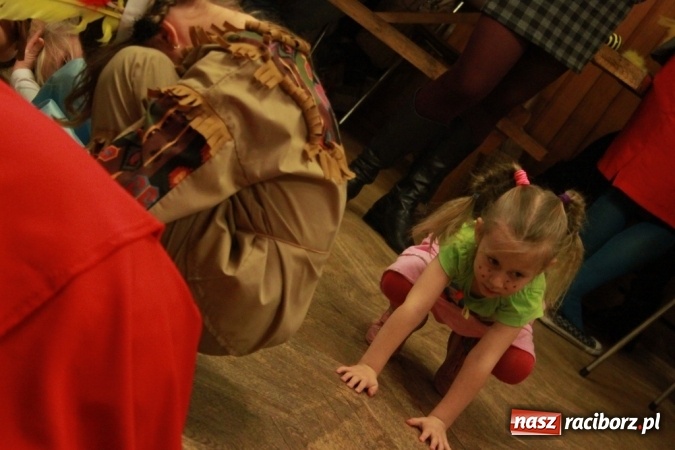 Zdjęcie w galerii na portalu naszraciborz.pl: ZSP Wojnowice szaleje na balu przebierańc&oacute;w wiadomości z regionu