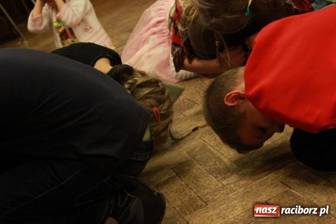 Zdjęcie w galerii na portalu naszraciborz.pl: ZSP Wojnowice szaleje na balu przebierańc&oacute;w wiadomości z regionu