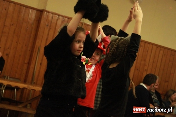 Zdjęcie w galerii na portalu naszraciborz.pl: ZSP Wojnowice szaleje na balu przebierańc&oacute;w wiadomości z regionu