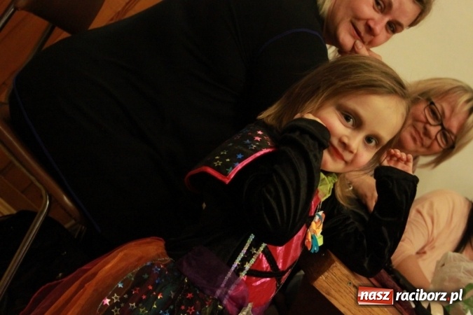 Zdjęcie w galerii na portalu naszraciborz.pl: ZSP Wojnowice szaleje na balu przebierańc&oacute;w wiadomości z regionu