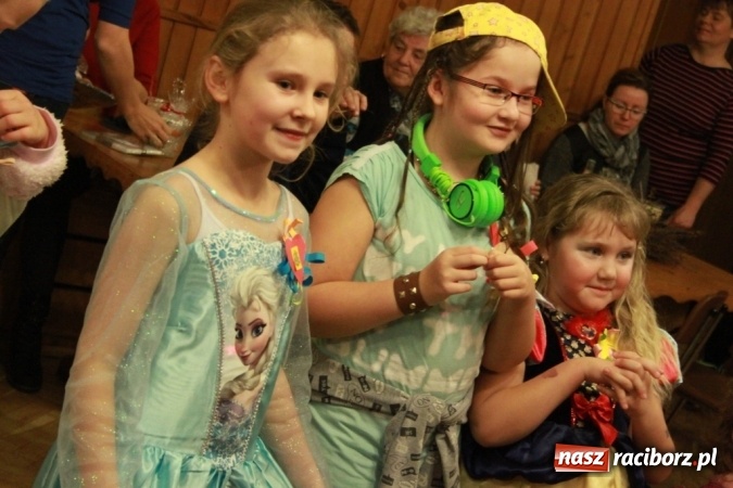 Zdjęcie w galerii na portalu naszraciborz.pl: ZSP Wojnowice szaleje na balu przebierańc&oacute;w wiadomości z regionu