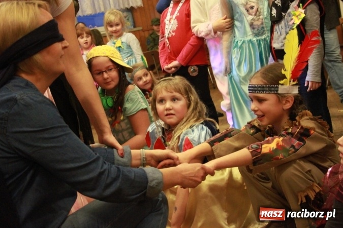 Zdjęcie w galerii na portalu naszraciborz.pl: ZSP Wojnowice szaleje na balu przebierańc&oacute;w wiadomości z regionu