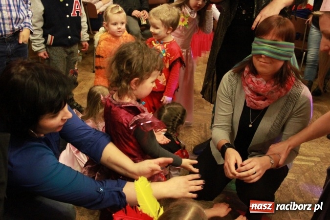 Zdjęcie w galerii na portalu naszraciborz.pl: ZSP Wojnowice szaleje na balu przebierańc&oacute;w wiadomości z regionu