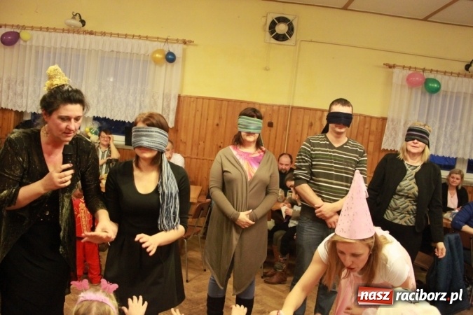 Zdjęcie w galerii na portalu naszraciborz.pl: ZSP Wojnowice szaleje na balu przebierańc&oacute;w wiadomości z regionu