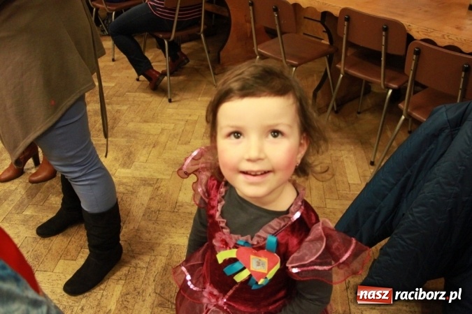 Zdjęcie w galerii na portalu naszraciborz.pl: ZSP Wojnowice szaleje na balu przebierańc&oacute;w wiadomości z regionu