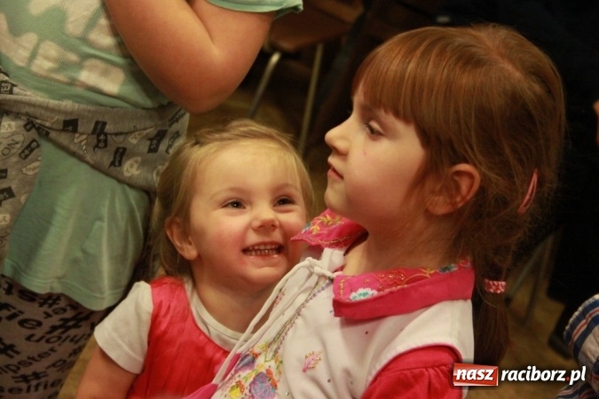 Zdjęcie w galerii na portalu naszraciborz.pl: ZSP Wojnowice szaleje na balu przebierańc&oacute;w wiadomości z regionu