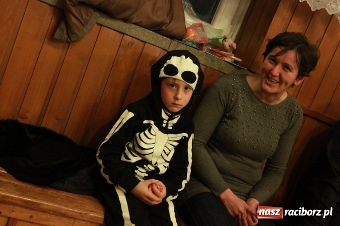 Zdjęcie w galerii na portalu naszraciborz.pl: ZSP Wojnowice szaleje na balu przebierańc&oacute;w wiadomości z regionu