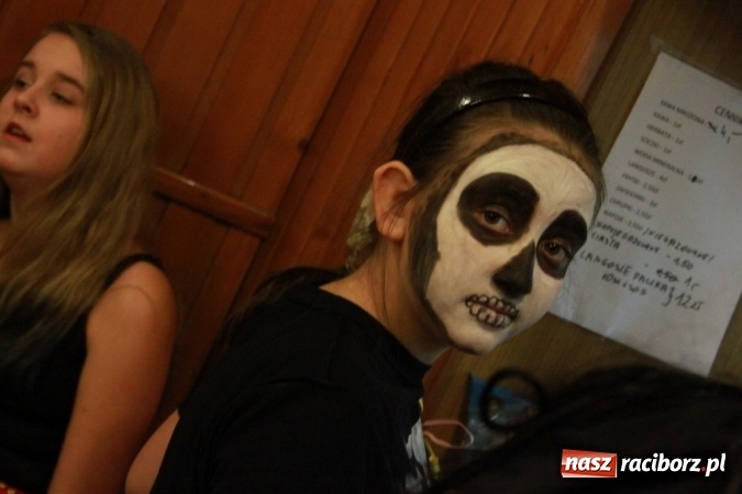 Zdjęcie w galerii na portalu naszraciborz.pl: ZSP Wojnowice szaleje na balu przebierańc&oacute;w wiadomości z regionu
