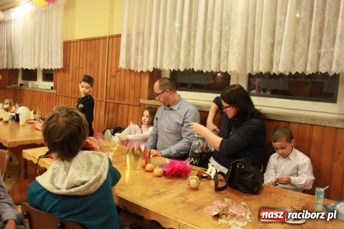 Zdjęcie w galerii na portalu naszraciborz.pl: ZSP Wojnowice szaleje na balu przebierańc&oacute;w wiadomości z regionu