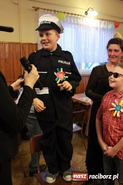 Zdjęcie w galerii na portalu naszraciborz.pl: ZSP Wojnowice szaleje na balu przebierańc&oacute;w wiadomości z regionu