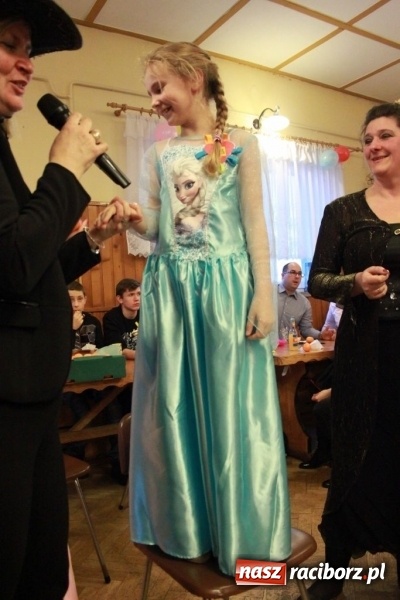 Zdjęcie w galerii na portalu naszraciborz.pl: ZSP Wojnowice szaleje na balu przebierańc&oacute;w wiadomości z regionu