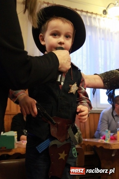 Zdjęcie w galerii na portalu naszraciborz.pl: ZSP Wojnowice szaleje na balu przebierańc&oacute;w wiadomości z regionu