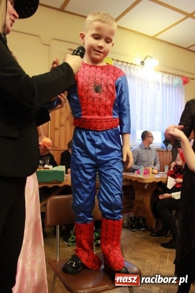 Zdjęcie w galerii na portalu naszraciborz.pl: ZSP Wojnowice szaleje na balu przebierańc&oacute;w wiadomości z regionu